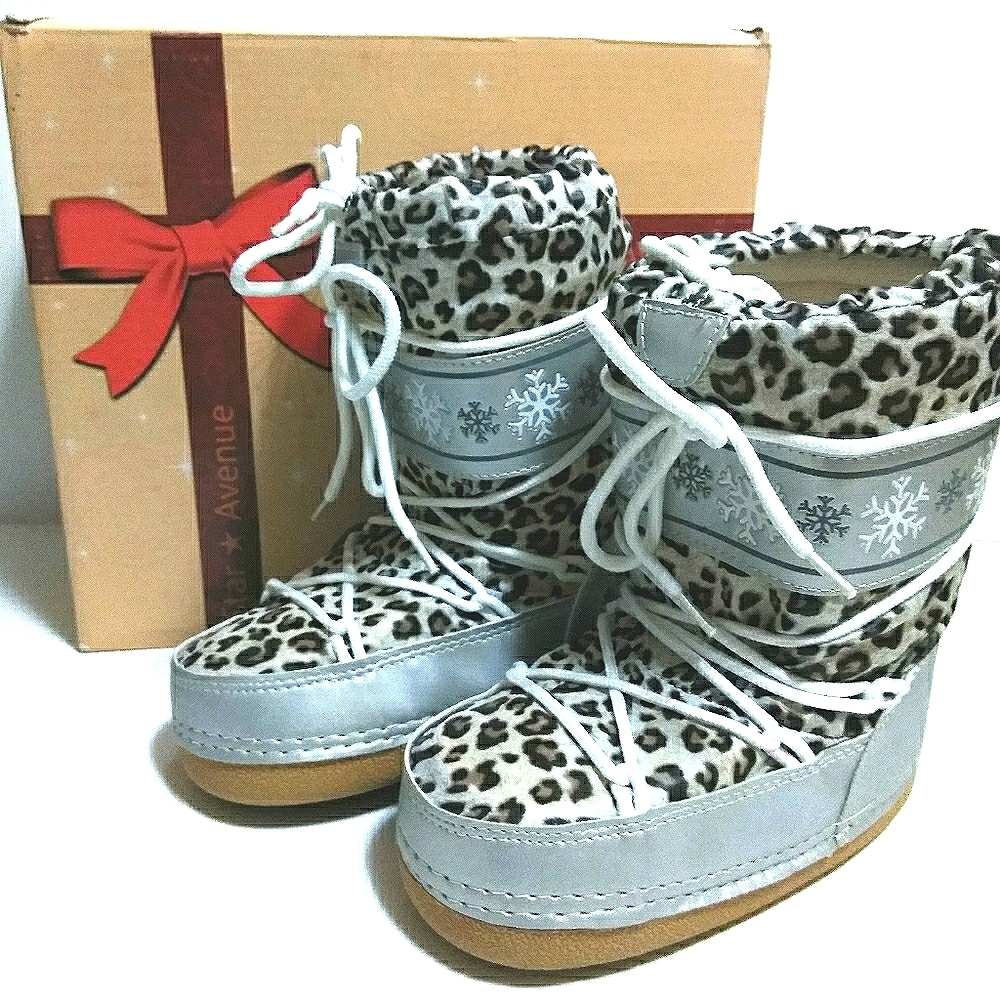 ❄️ 👩‍🚀 MOONBOOTS Style ❄